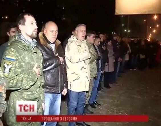 В Киеве погибших бойцов АТО в последний путь провожала колонна из более 20 машин