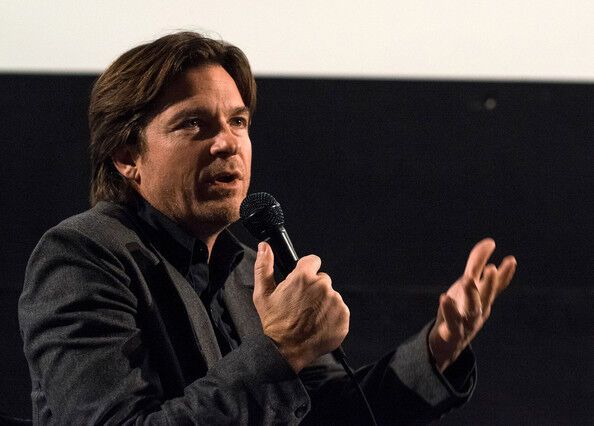 Дженнифер Энистон хочет казаться умной