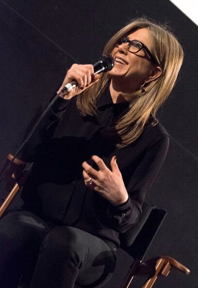 Дженнифер Энистон хочет казаться умной