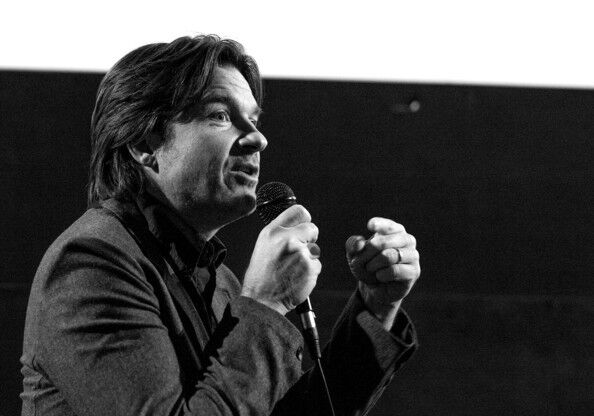 Дженнифер Энистон хочет казаться умной