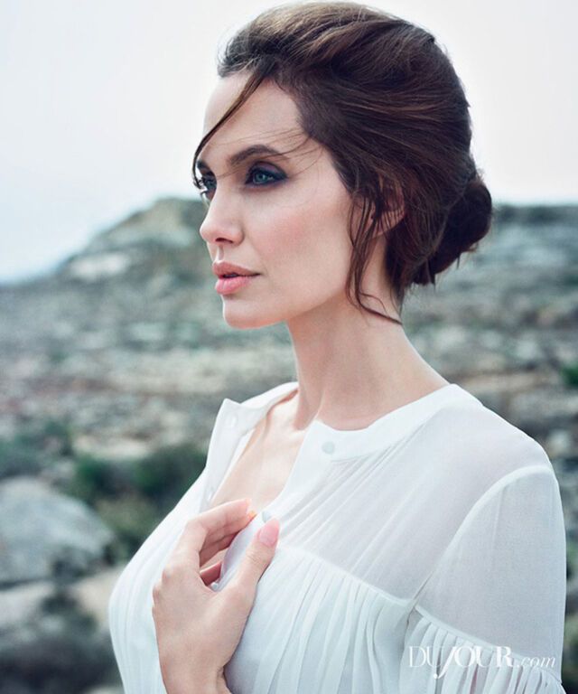 Две свежие фотосессии с Анджелиной Джоли: очень красивые 