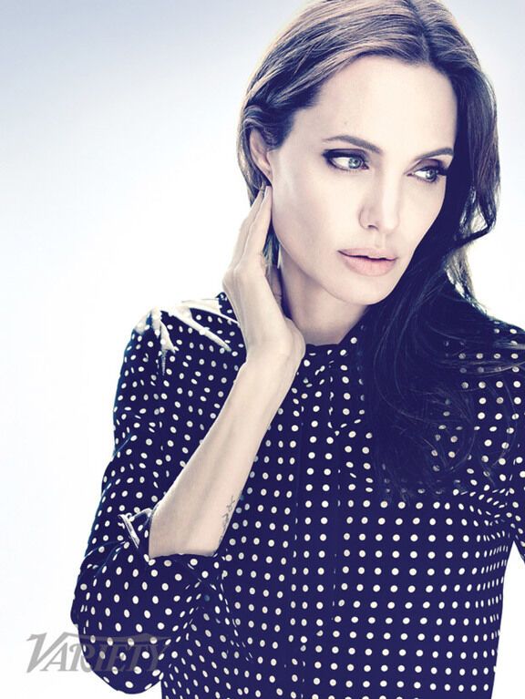 Две свежие фотосессии с Анджелиной Джоли: очень красивые 