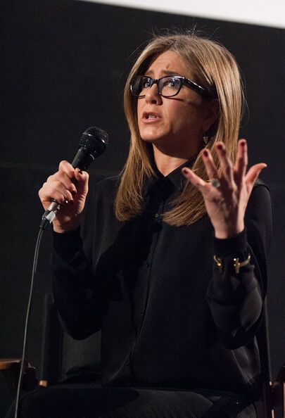 Дженнифер Энистон хочет казаться умной