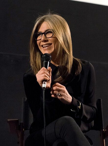 Дженнифер Энистон хочет казаться умной