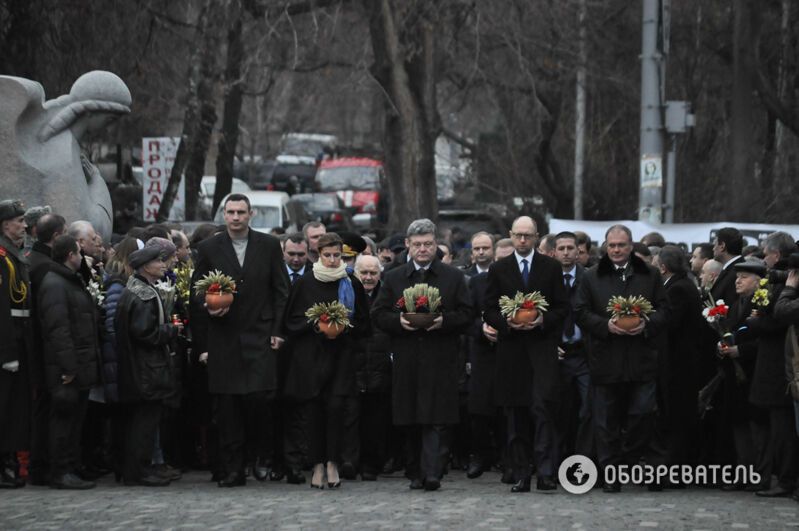 В Киеве почтили память жертв Голодомора: опубликованы фото и видео