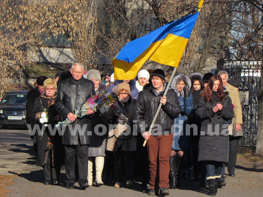 Украинцы почтили минутой молчания и зажгли свечи в память жертв Голодомора: опубликованы фото