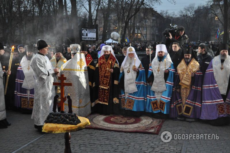 В Киеве почтили память жертв Голодомора: опубликованы фото и видео