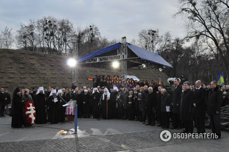 В Киеве почтили память жертв Голодомора: опубликованы фото и видео