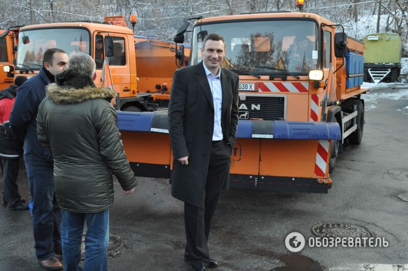 Кличко показал, как спасет Киев от снега