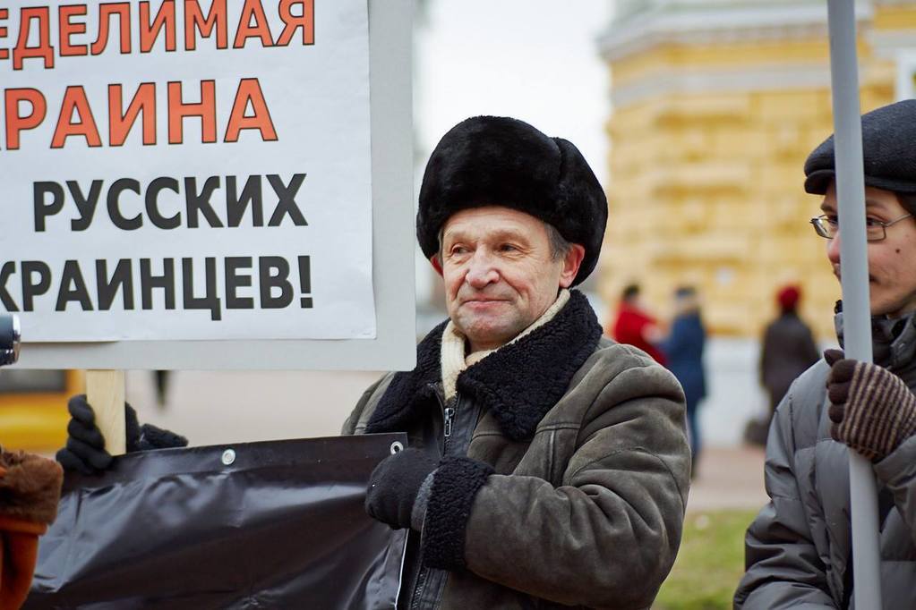 Розбий телевізор і увімкни мозок. Росіяни вийшли на протест проти агресії Путіна