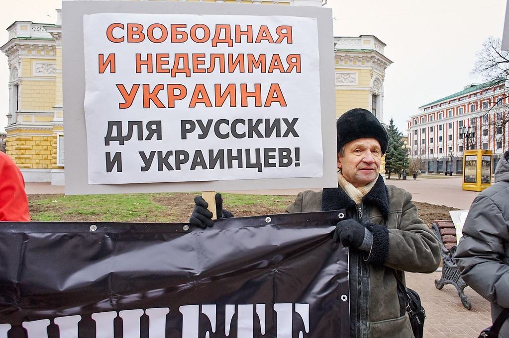 Розбий телевізор і увімкни мозок. Росіяни вийшли на протест проти агресії Путіна