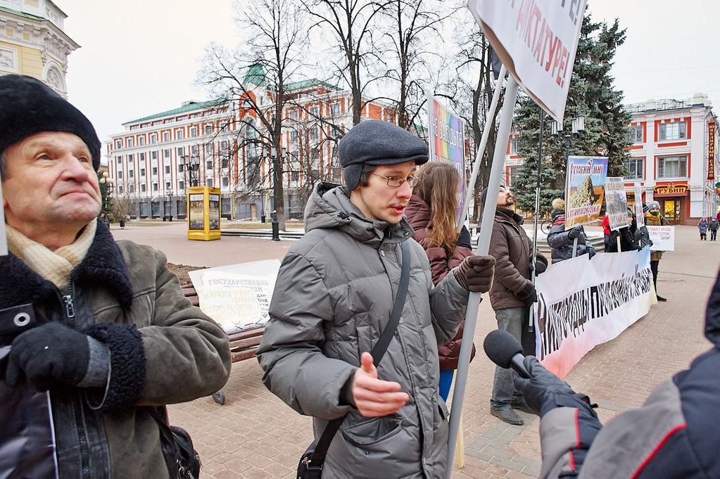 Розбий телевізор і увімкни мозок. Росіяни вийшли на протест проти агресії Путіна