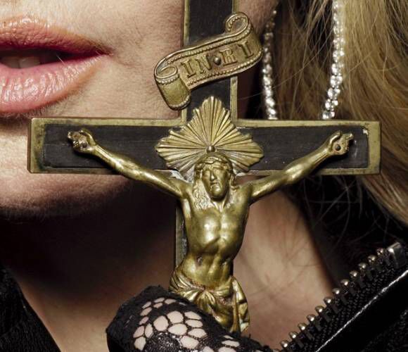 В сеть попали фотографии сильно постаревшей Мадонны до обработки в фотошопе