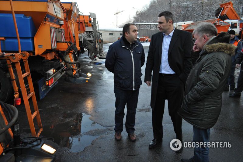 Кличко показал, как спасет Киев от снега