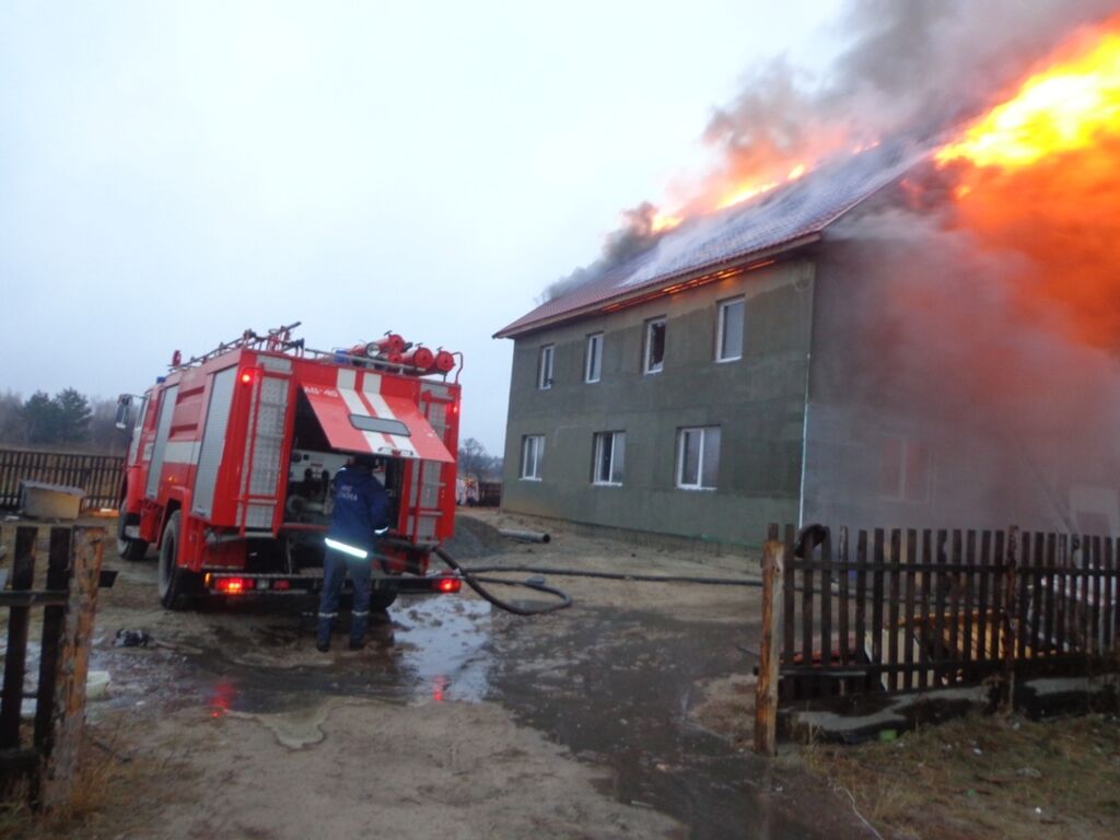 На Киевщине сгорел дом многодетной семьи