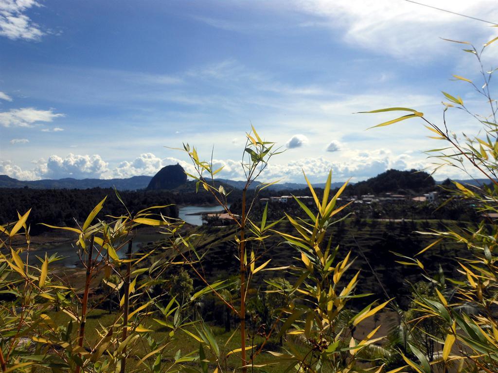 Самый гигантский камень в мире