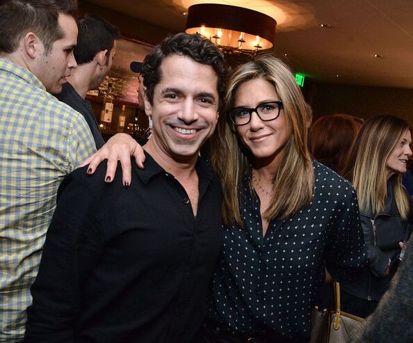 Дженнифер Энистон в кожаных штанах на премьере фильма