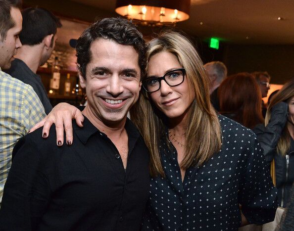 Дженнифер Энистон в кожаных штанах на премьере фильма