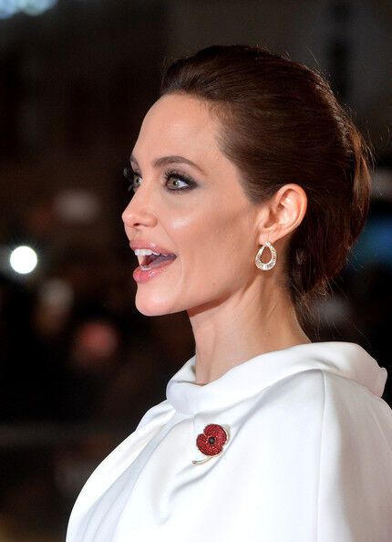 Анджелина Джоли - образец элегантности на красной дорожке
