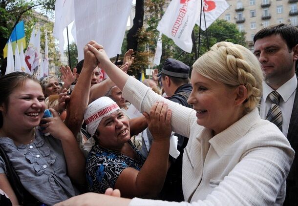 Гламурная и деловая: лучшие образы Юлии Тимошенко за 10 лет