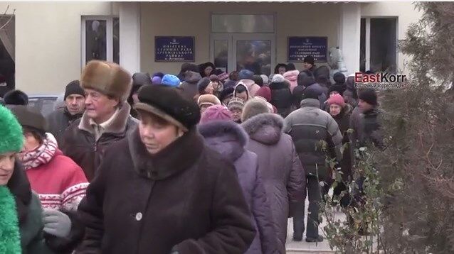 Взбунтовавшиеся жители пригорода Луганска решили массово пикетировать главаря "ЛНР"
