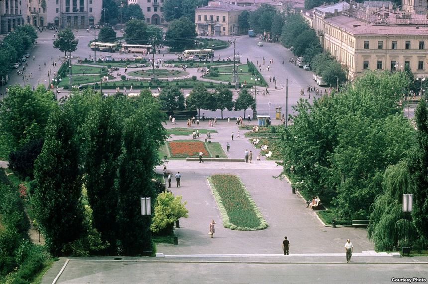 Журналисты обнаружили загадочные фото 1963 года из Киева и Москвы