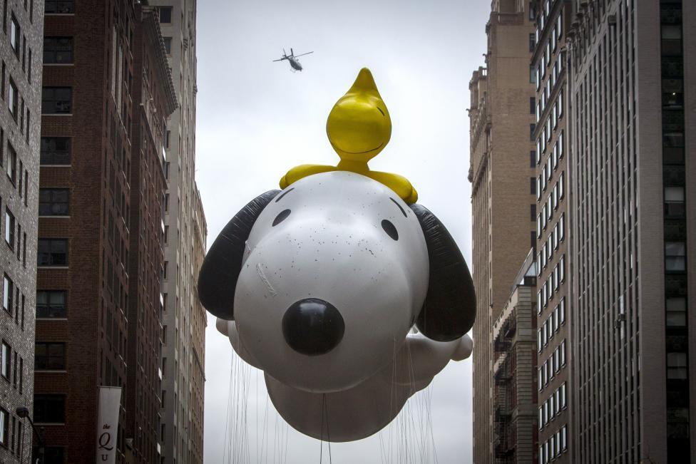 Нью-Йорк "захватили" гигантские игрушки. Грандиозный парад в честь Дня благодарения