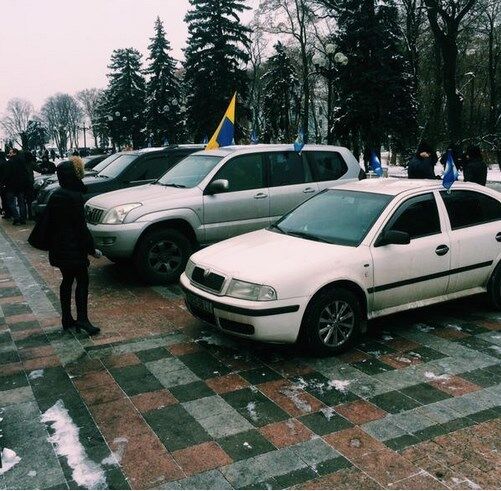 Рада готовится к первому заседанию: к зданию парламента стягивают сотни силовиков