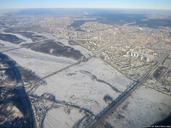 У мережі з'явилися фото зимового Києва з висоти пташиного польоту