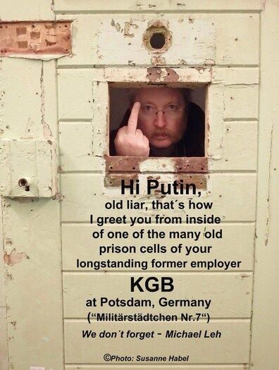 Немецкий журналист показал средний палец специально для "старого лжеца" Путина: фотофакт