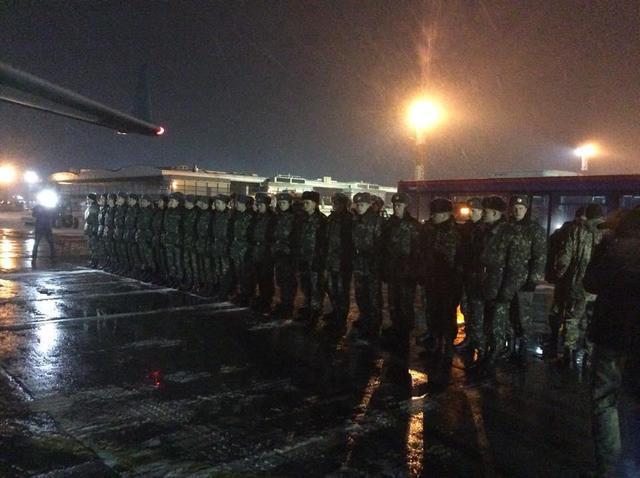 В Украину прибыл первый самолет с военной помощью от Канады: опубликованы фото
