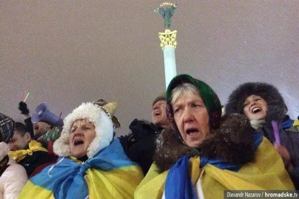 На Майдане прошла "Ночь памяти": видео из центра Киева