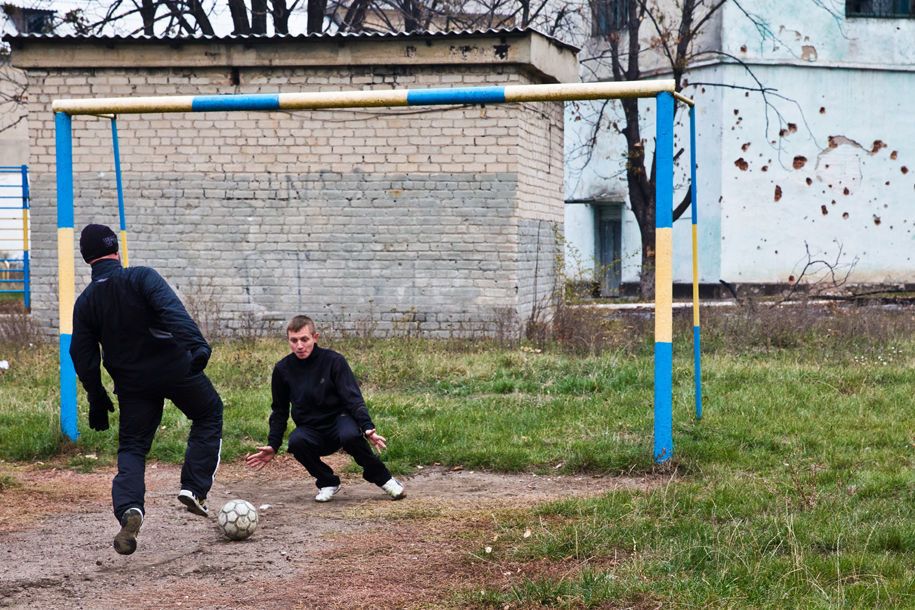 Життя в умовах війни: фоторепортаж з окупованого Донецька