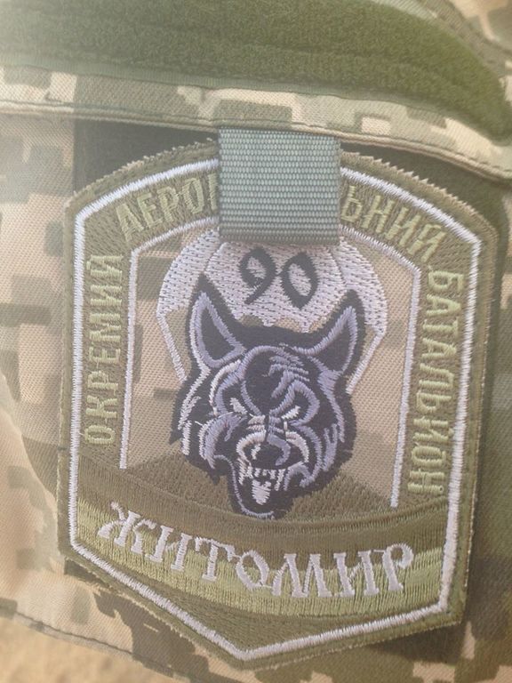 Українських десантників годують "звареними консервами тюльки" - волонтер