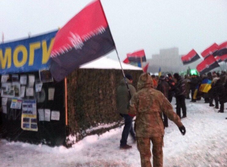 В Харькове милиция спела гимн вместе с патриотами: опубликованы фото