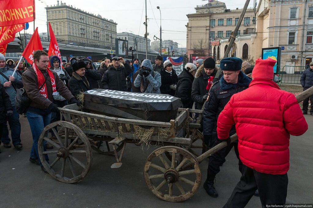 Я здоров, но без штанов. Россияне вышли на массовый протест врачей: опубликованы фото и видео