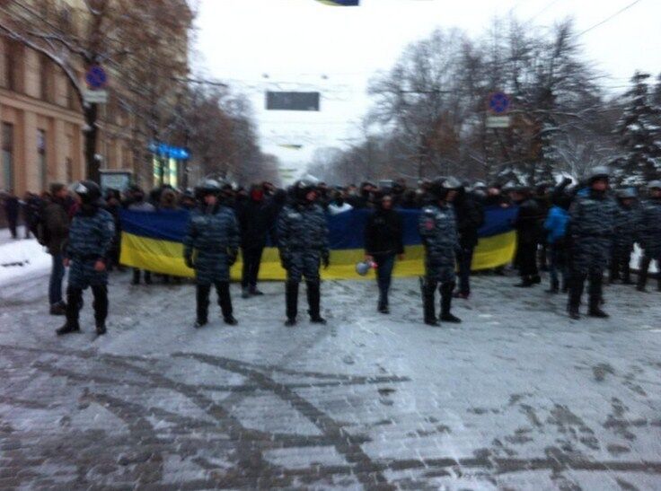 В Харькове милиция спела гимн вместе с патриотами: опубликованы фото