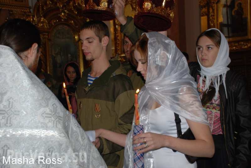 Появились видео и новые фото венчания террориста и невесты с пистолетом