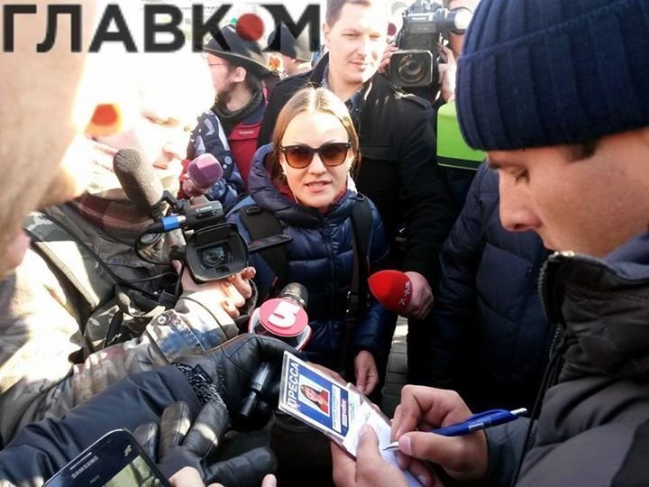 На Майдані Незалежності міліція затримала журналістку LifeNews: опубліковано фото