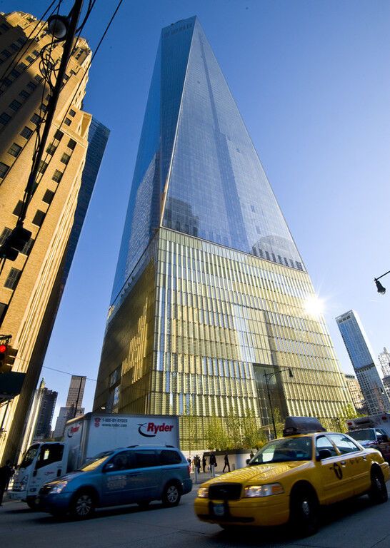 В Нью-Йорке спустя 13 лет после теракта открыли Всемирный торговый центр