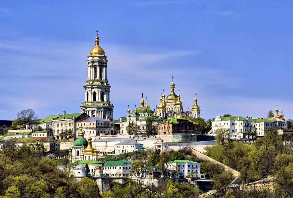 Киево-Печерская Лавра - один из первых по времени основания монастырей в Древнерусском государстве.