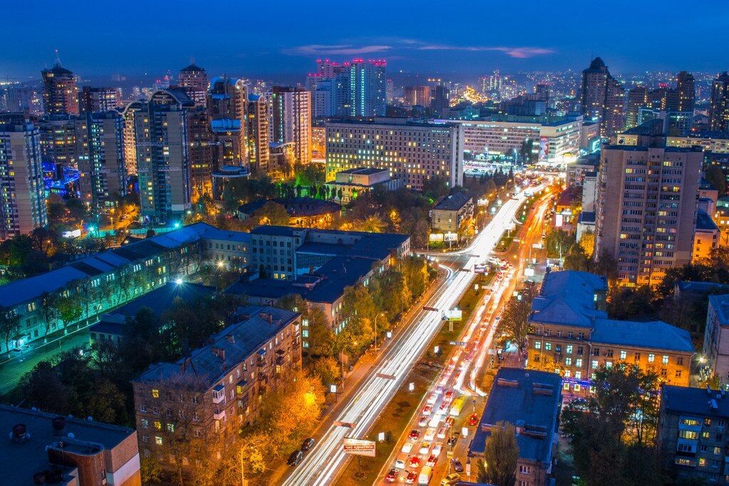 В сети появились фото вечернего Киева с крыш высоток