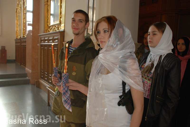 Появились видео и новые фото венчания террориста и невесты с пистолетом