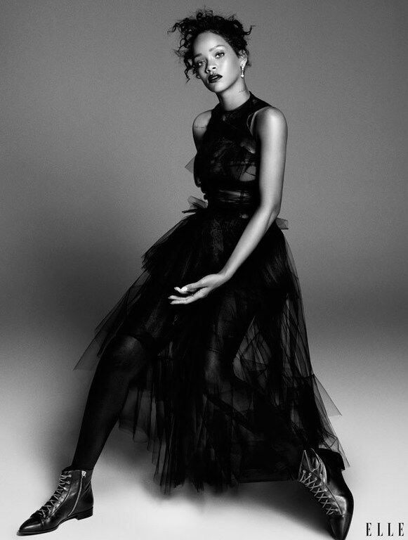 Обнаженная Рианна в новой фотосессии для модного глянца Elle