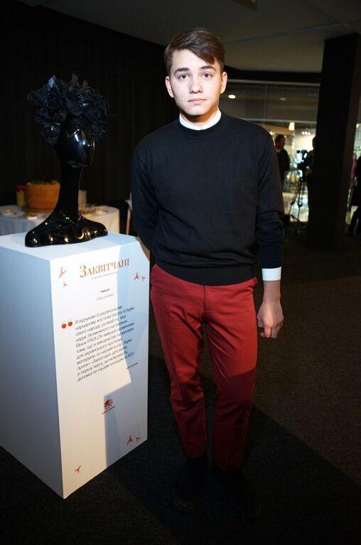 Украинские звезды посетили открытие патриотической выставки "Заквітчані"