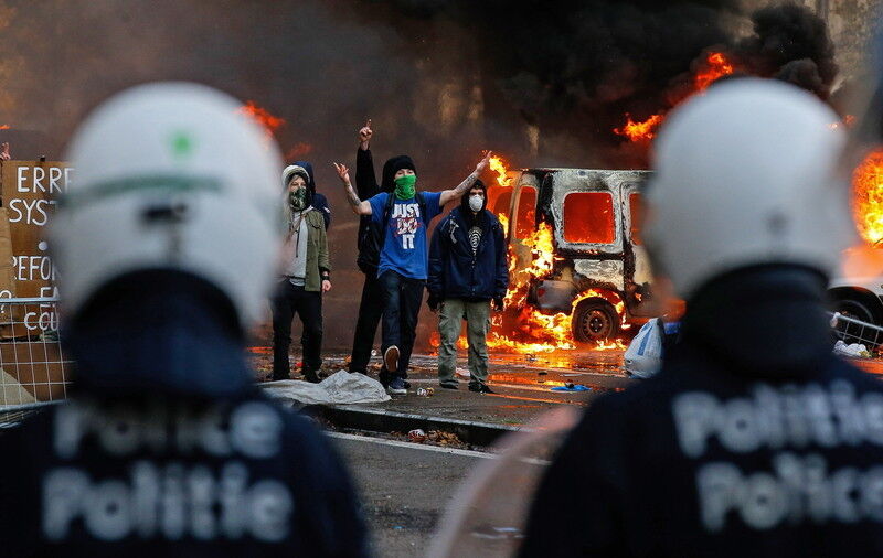 Брюссель у вогні: протести переросли у сутички. Опубліковані фото