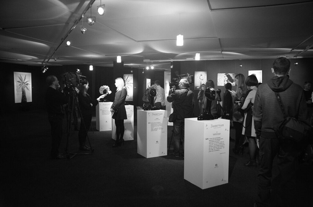 Украинские звезды посетили открытие патриотической выставки "Заквітчані"