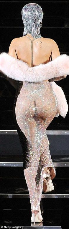 Самые откровенные платья голливудских красавиц