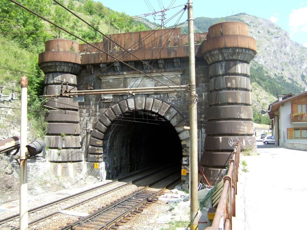 Крупнейший в Европе тоннель Frejus Rail Tunne