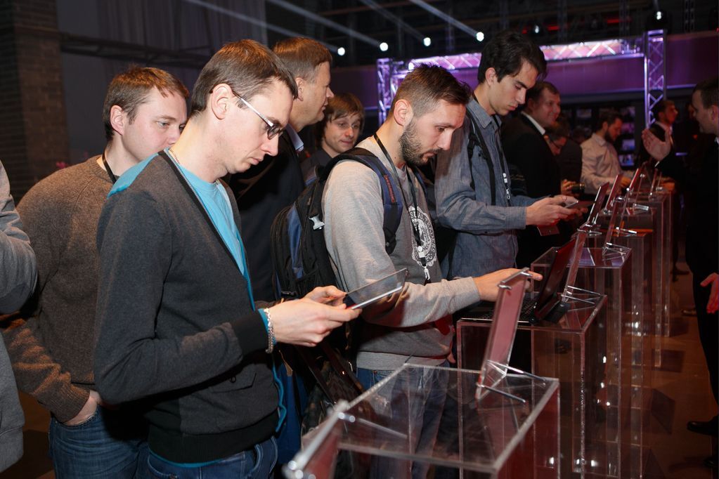 Lenovo показала в Украине новые устройства: ноутбук, планшеты и смартфоны